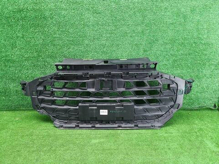 Кронштейн решетки радиатора Audi Q6 (2022-н.в.)