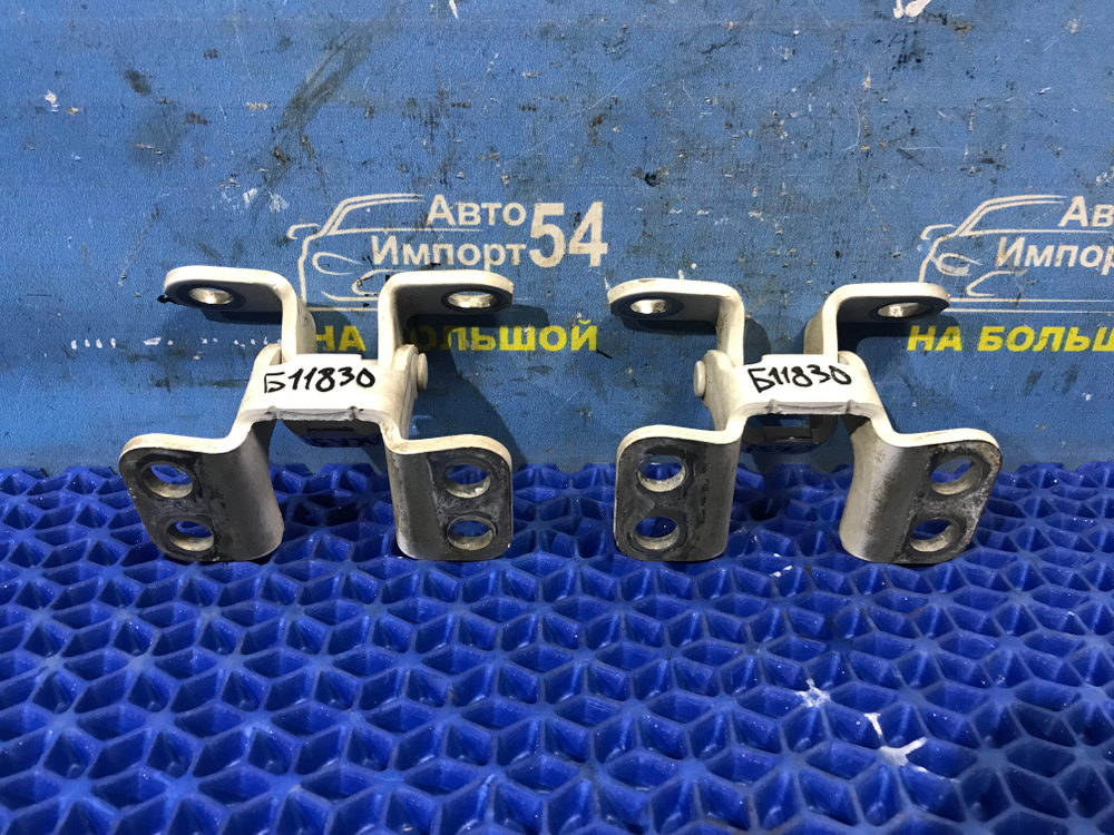 Петля багажника TOYOTA RAV4 2005-2016