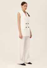 Жилет двубортный объемный