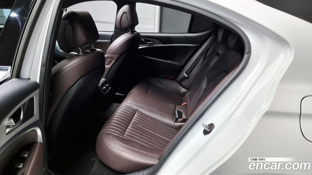 Genesis The New G70 Бензин 2.0T 4WD (03.2021)