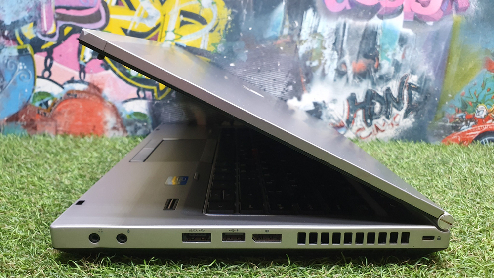 Ноутбук HP i7/8Gb