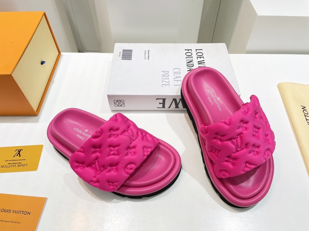 Louis Vuitton Pool Pillow Comfort Mule