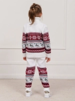 Свитер вязаный с оленями новогодний