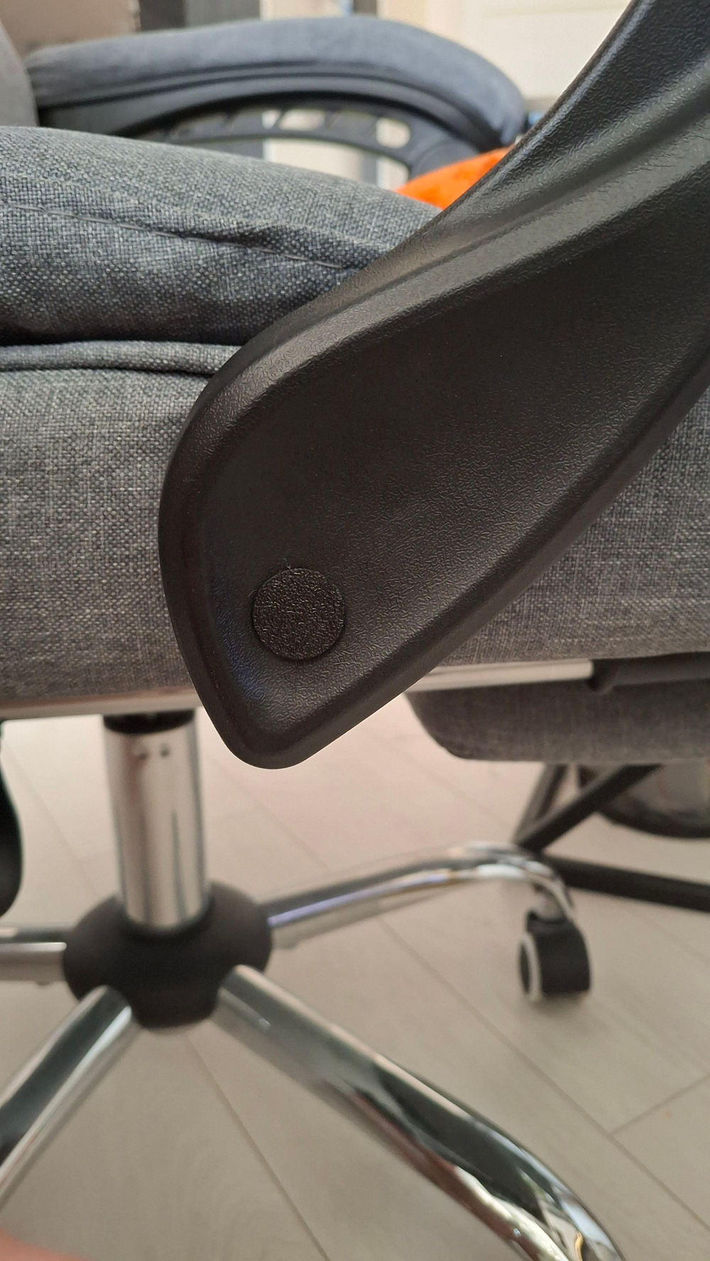 Заглушка пластиковая для отверстий D15 мм - 20 шт. (Черные)