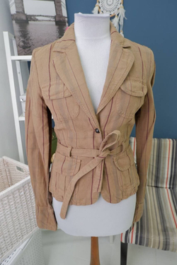 Пиджак с поясом 46 размер