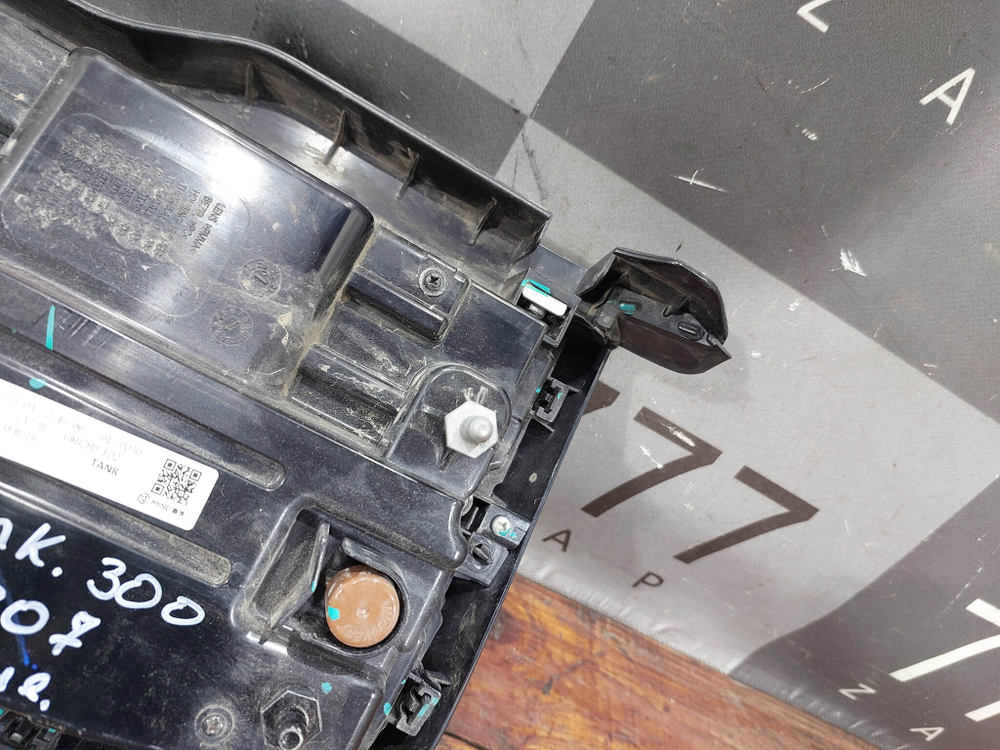 Фонарь задний левый с дефектом Tank 300 21-нв Б/У Оригинал 4133106XKM01B