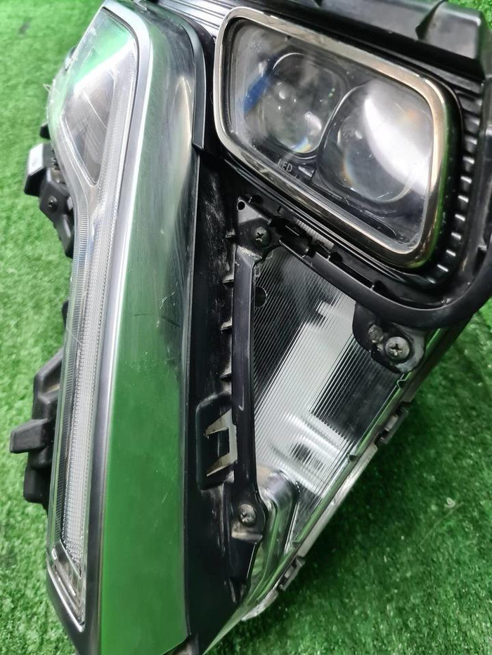 Фара правая Kia Carnival 4 (2020-2023) LED