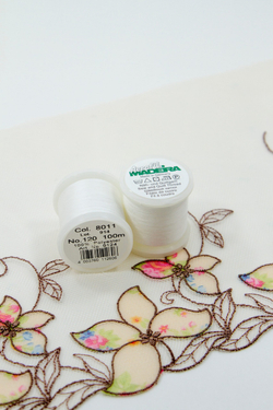 Нитки швейные Madeira aerofil № 120 Col. 8010 (8011) белый 100 м, 400 м, 1000, 2500 м.