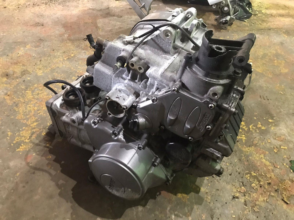 Двигатель Yamaha FJR1300 P504E-007737 RP04 2001