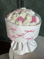 Букет из диантусов и хризантемы