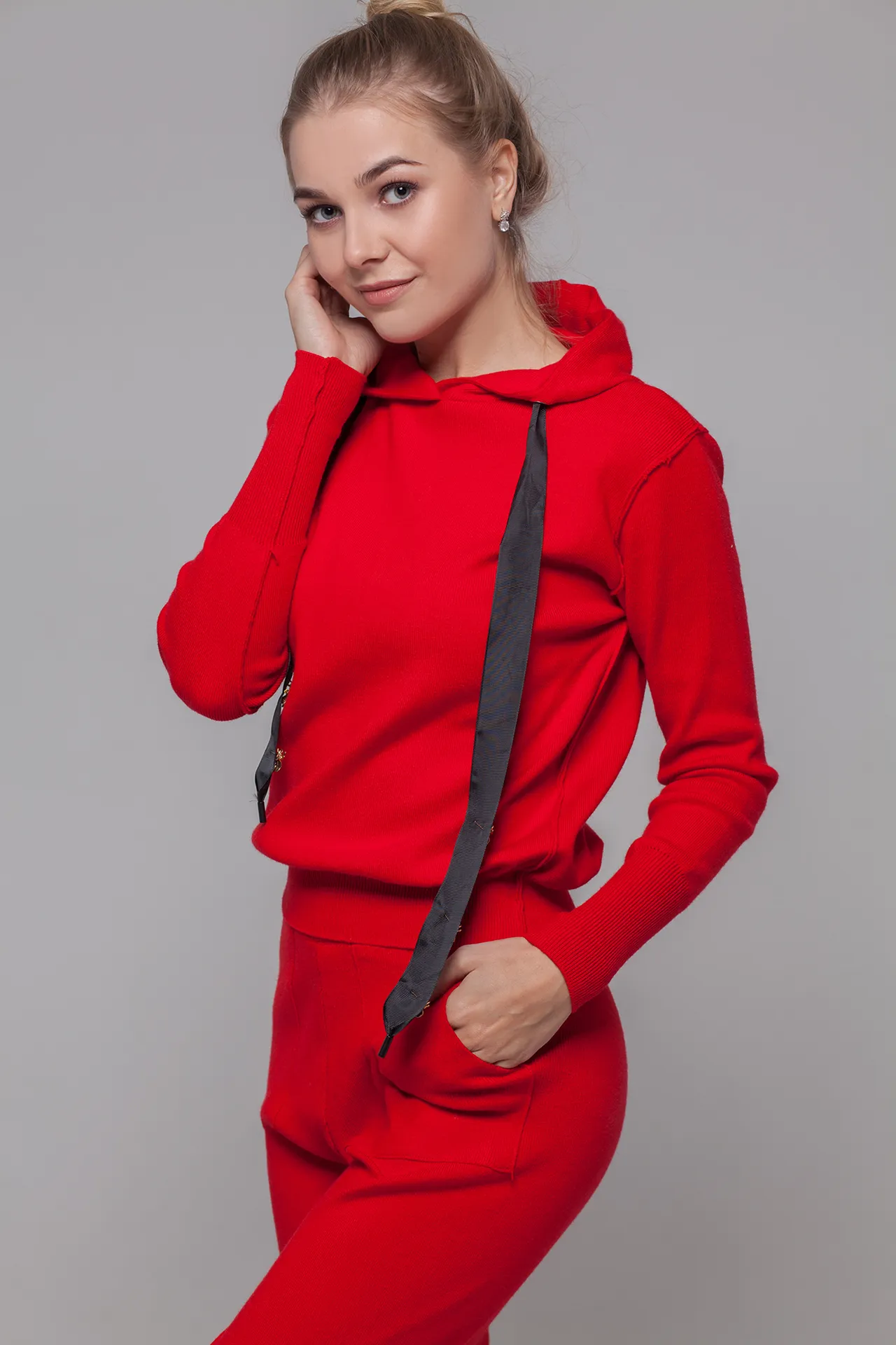 Спортивный костюм женский красный с капюшоном интернет магазин