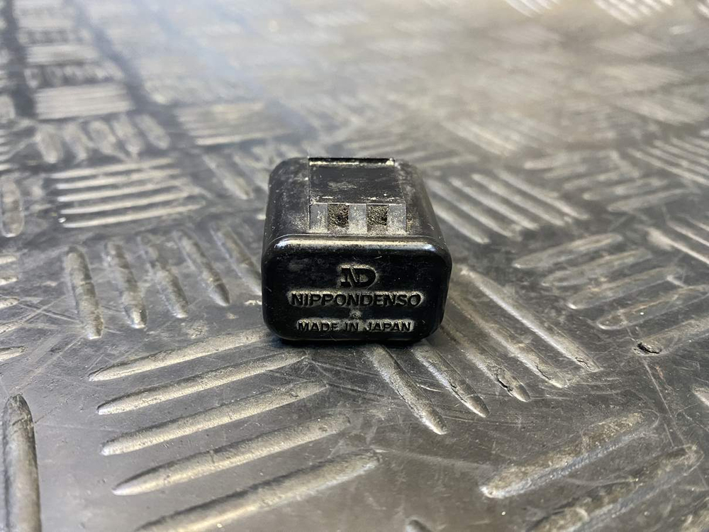 Реле поворотников Suzuki Intruder VS750 VR51A