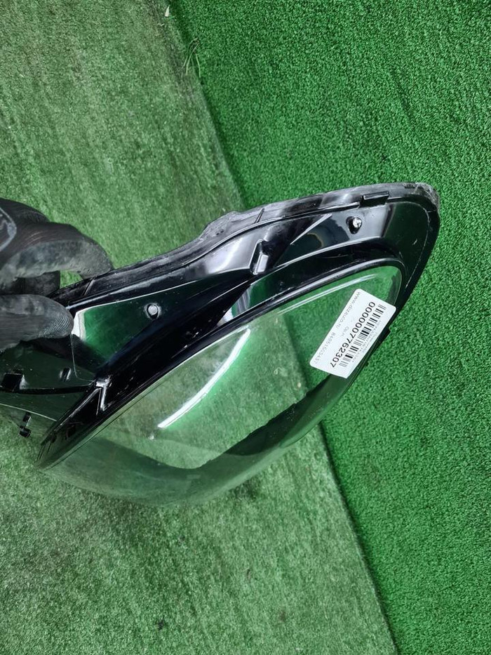 Стекло фары правое Mercedes E W213 (2016-2021)