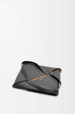 Loewe Сумка-тоут XL Puzzle Fold из блестящей телячьей кожи, черный