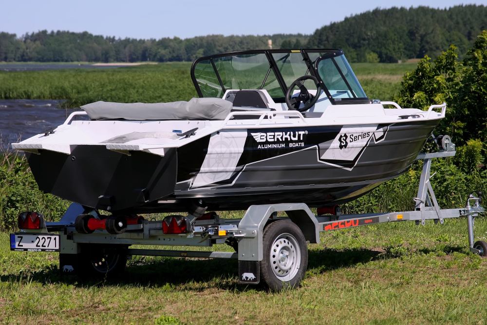 Алюминиевая лодка Berkut S DC