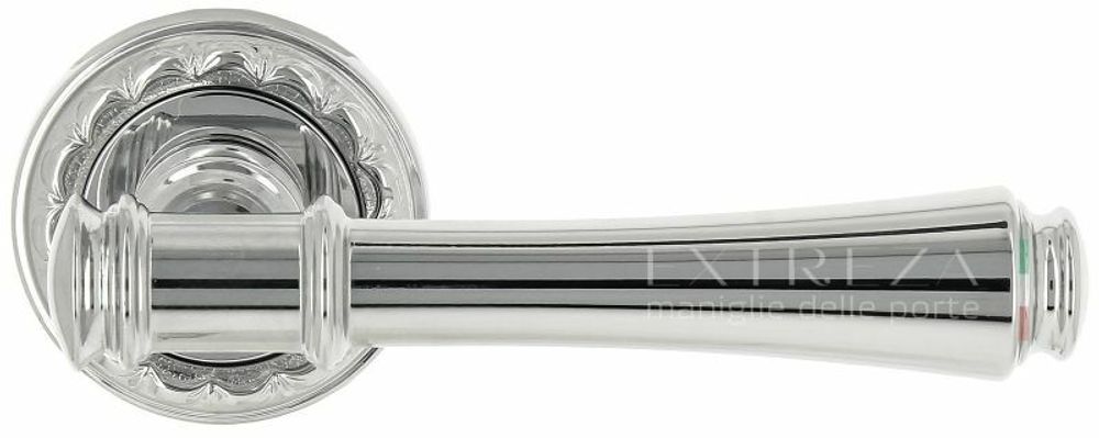 Дверная ручка Extreza &quot;PIERO&quot; (Пиеро) 326 на розетке R05 античное серебро F45