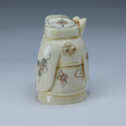 Нэцкэ Дзюродзин с корзиной карпов и посохом