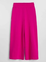 Розовый костюм для девочки на осень