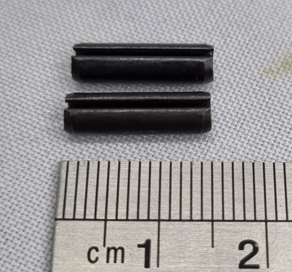 Штифт передней крышки цилиндра ротора  SP12