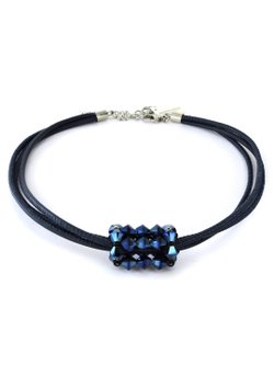 4719 Coeur de Lion колье с кристаллами Сваровски и мягкой кожи наппа в 4 сложения сине-сапфирового цвета.