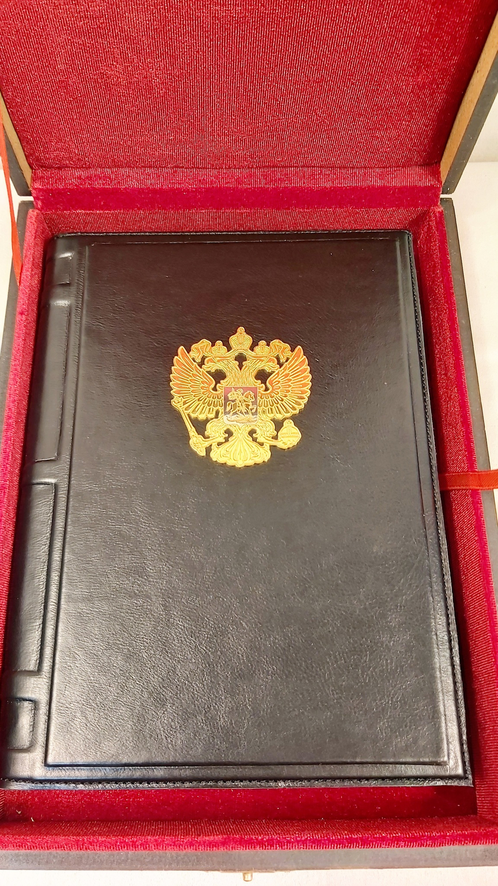 Ежедневник А5 «Герб России»  в подарочном футляре с накладкой (Златоуст)