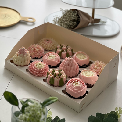 Набор капкейков 12 шт. — «Ассорти цветов»