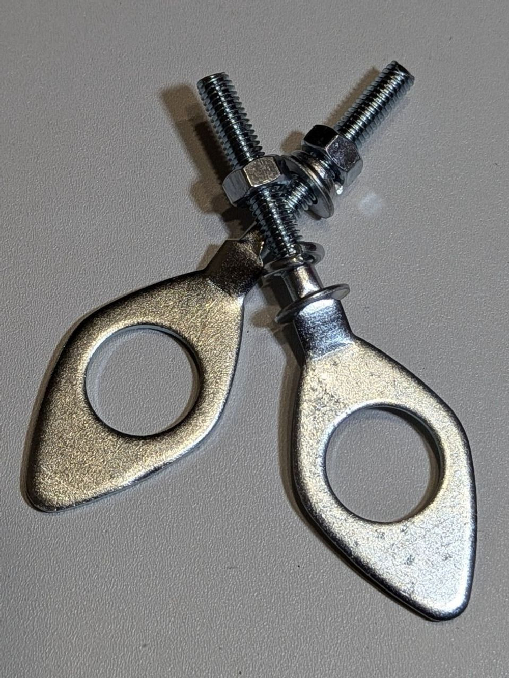 Натяжитель приводной цепи, вкладки под ось заднего колеса мопеда Alpha/Delta