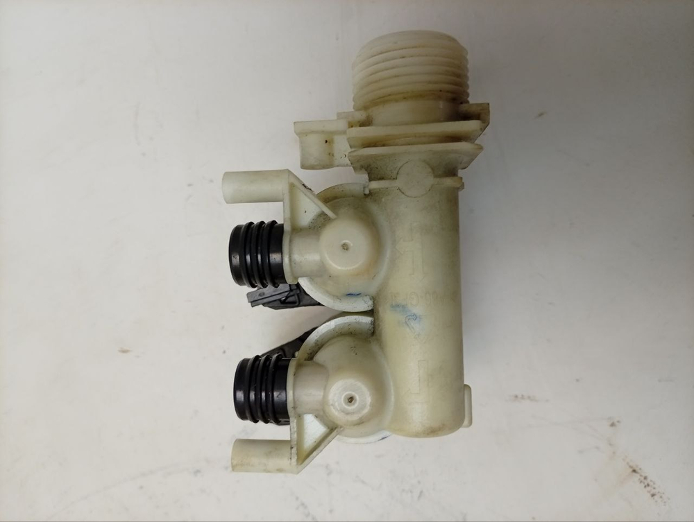 WMSD7105B кт17 Клапан подачи воды для стиральной машины Ariston, Indesit C00110333 б/у