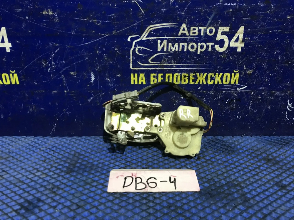 Замок двери задней правой Honda INTEGRA 1996