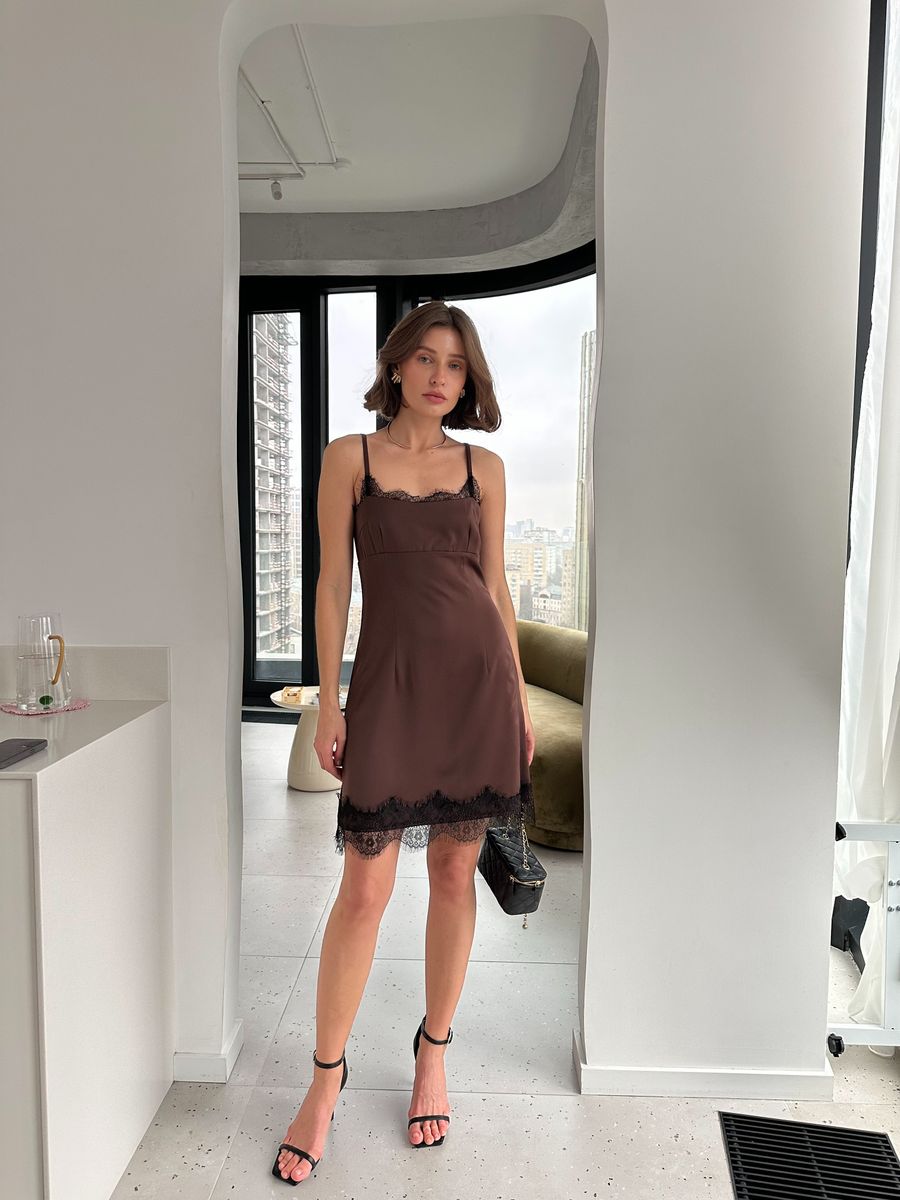 Платье из шелка с кружевом мини коричневое