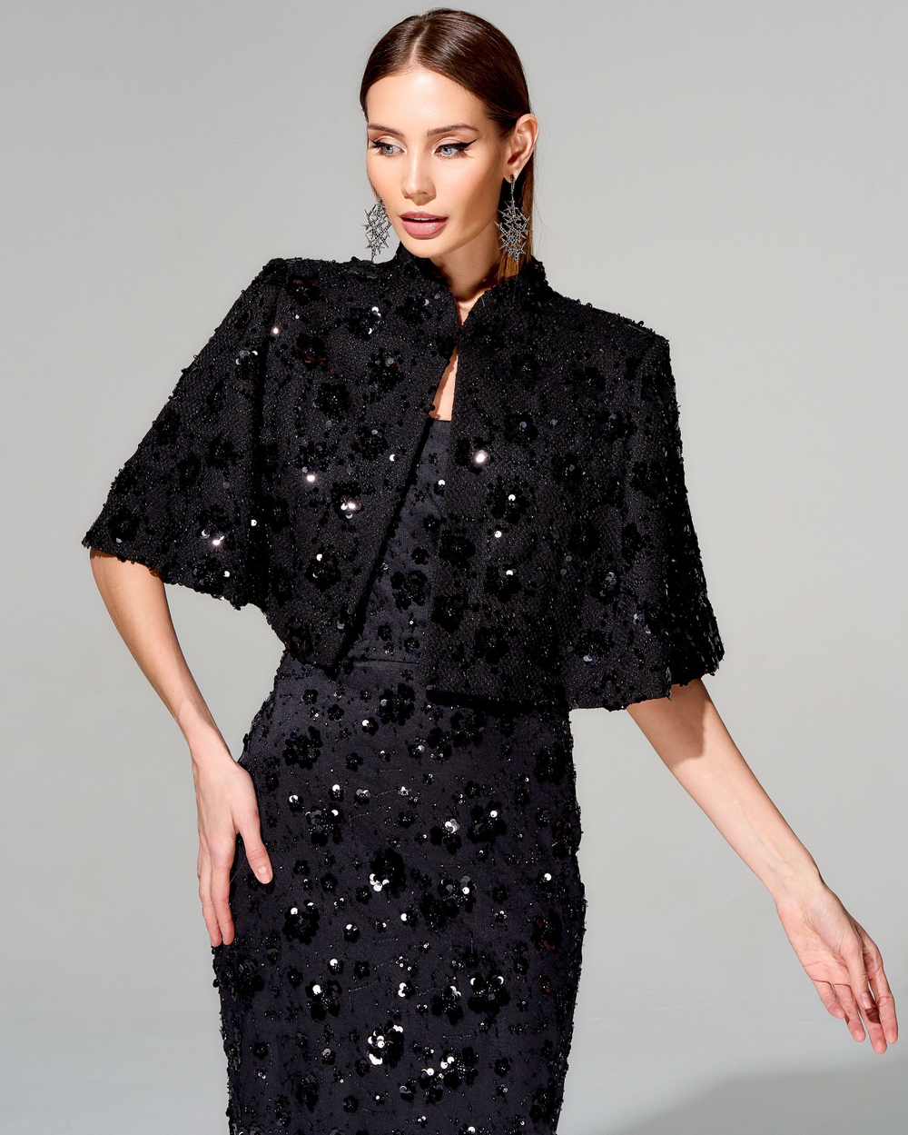 Укороченный кейп из премиального твида