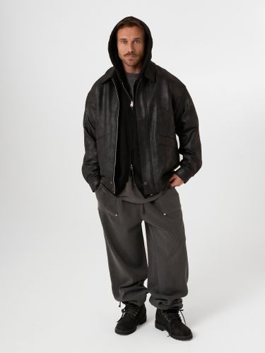 Черная куртка из эко-кожи QWE