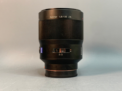 Sony FE 135mm f/1.8 GM