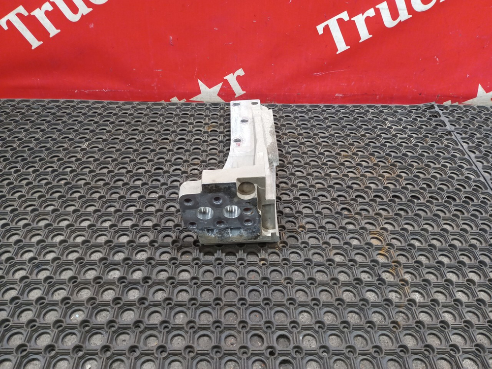 Кронштейн глушителя 2023г