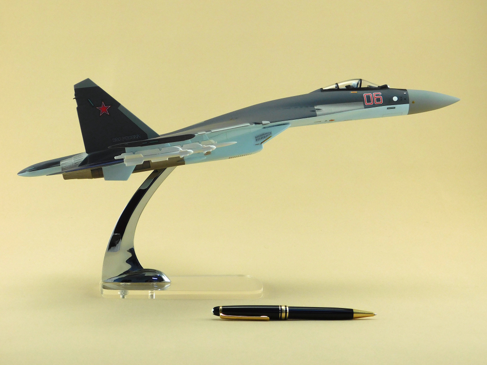 Модель самолета Су-35С (М1:48, ВВС России, 06, Графит)