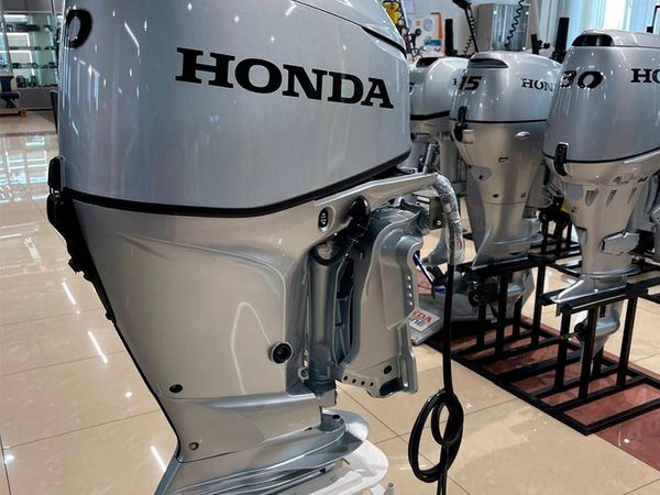 Доставим лодочный мотор Honda BF60 в любой уголок России