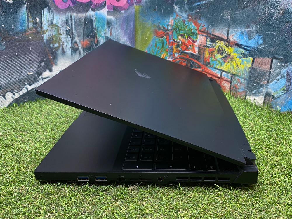 Ноутбук Gigabyte i7-12/16/RTX 3070 8 Gb/FHD/240 Hz/Aorus 5 SE4 SE4-73RU314UH/Windows 11 PRO