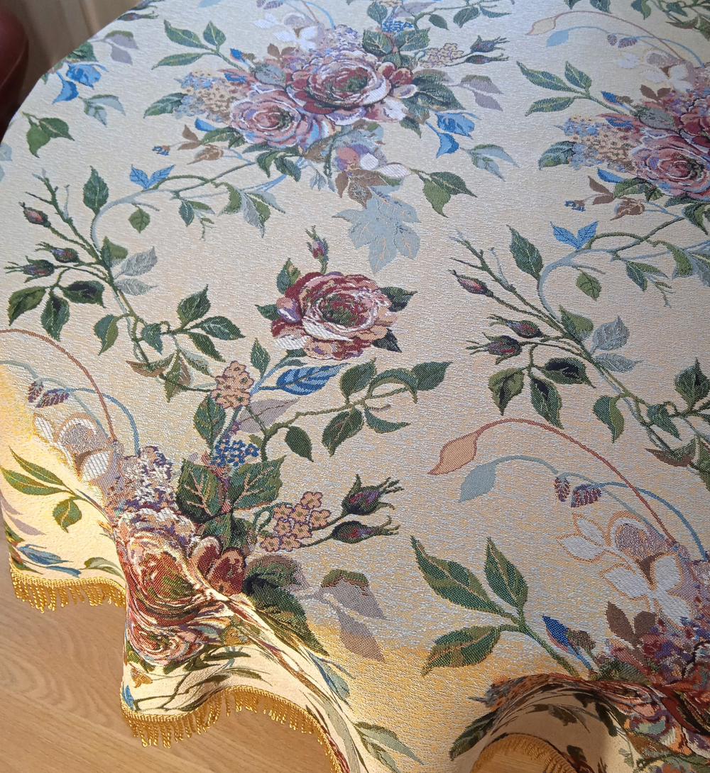 Гобеленовая скатерть Плетистая роза D 200 см