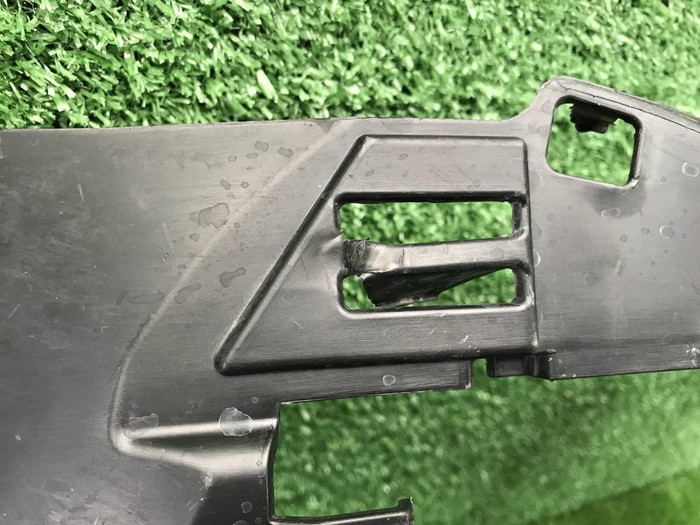 Кронштейн переднего бампера BMW 5er G30 (17-20)