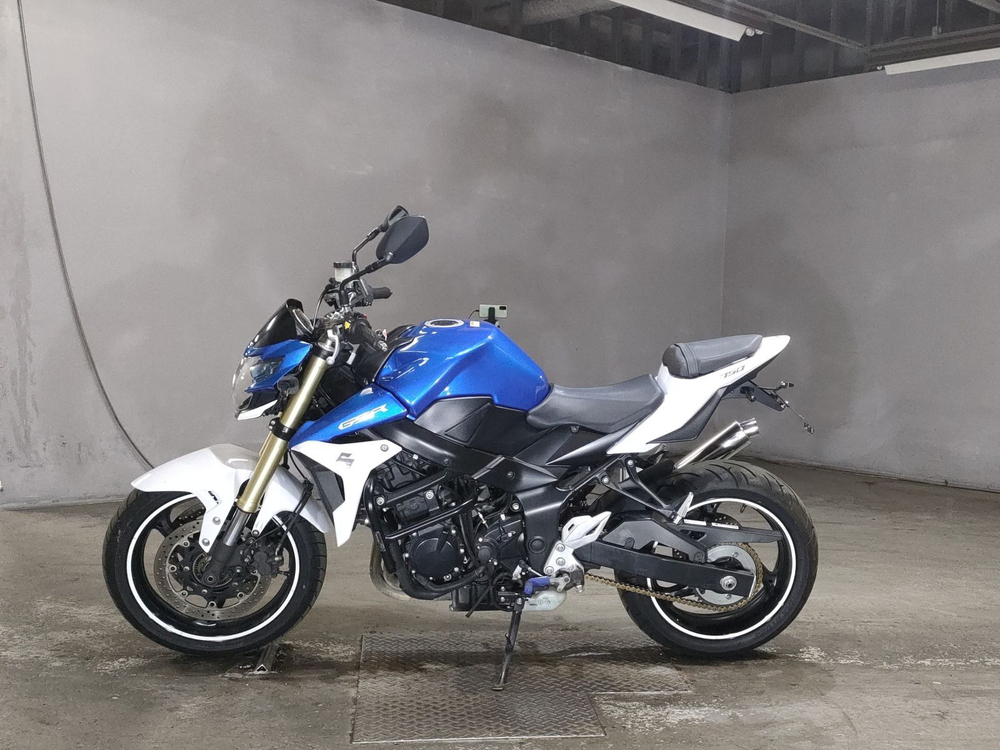 Suzuki GSR750