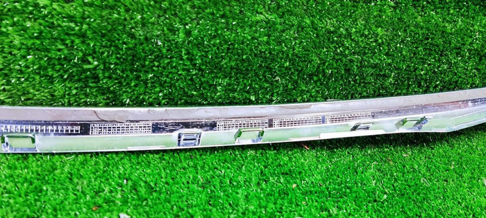 Молдинг крышки багажника Mercedes E W213 (2016-2021)