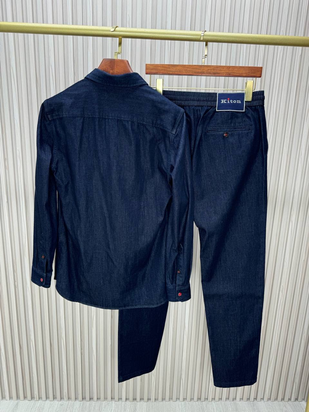 Джинсовый костюм Kiton