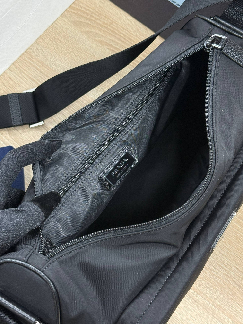 Сумка через плечо Prada