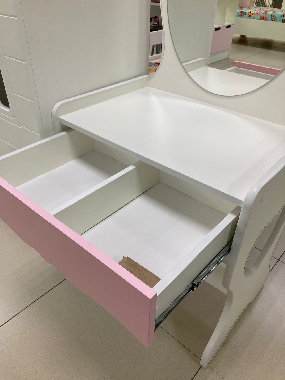 Туалетный столик Овал белый/розовый