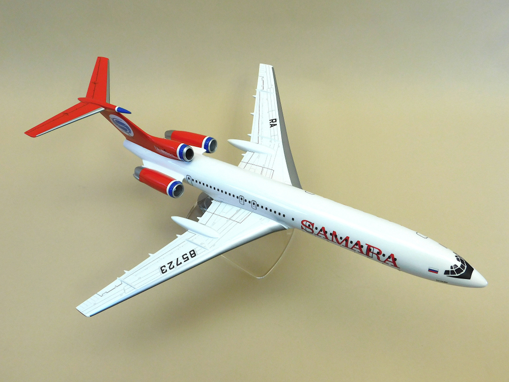 Модель самолета Ту-154М (М1:100, Самара) с шасси