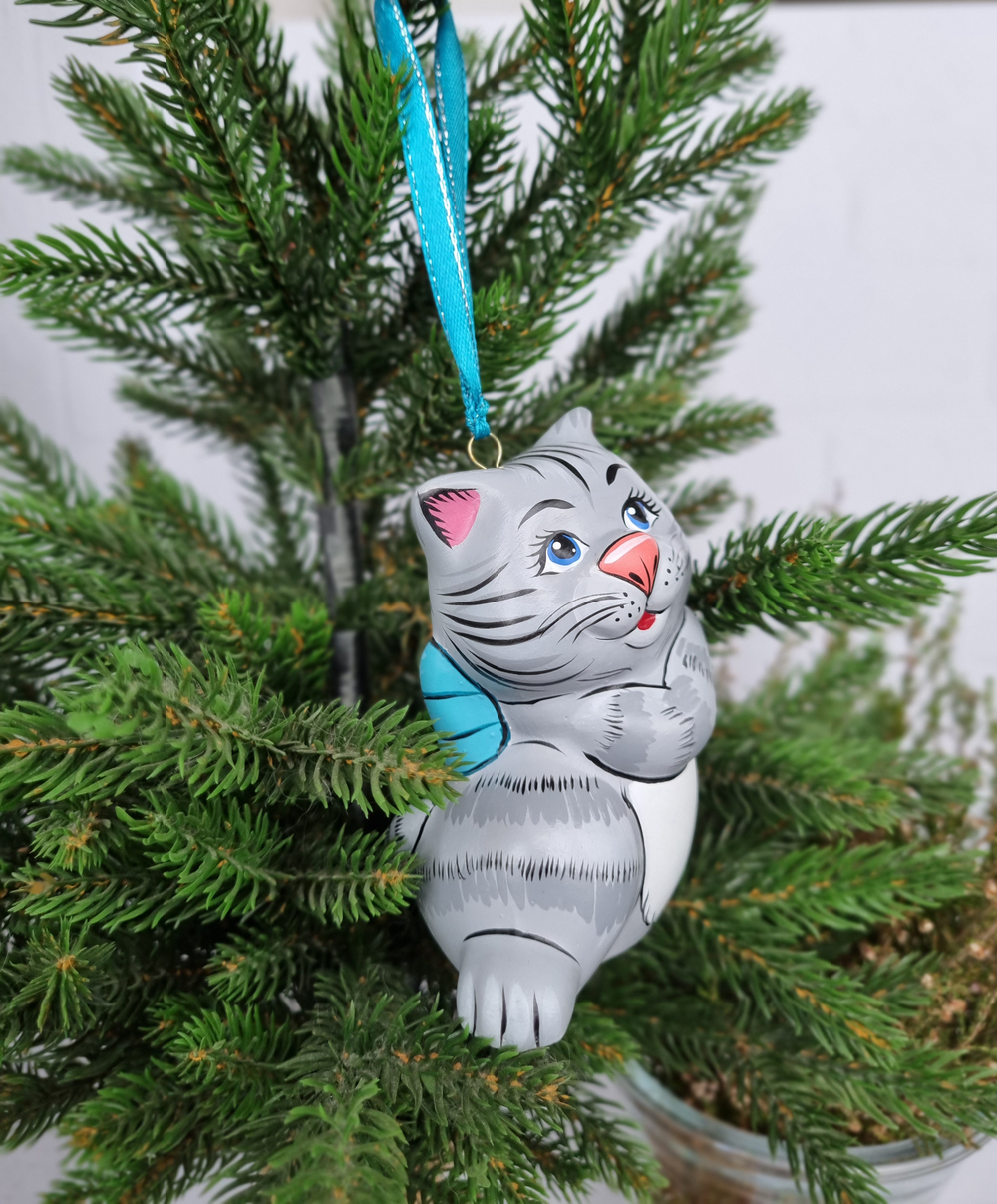 Котик с бантиком ёлочная игрушка из фарфора