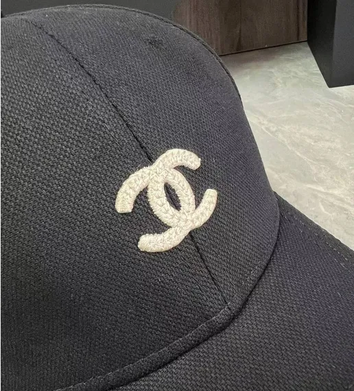 Бейсболка Chanel , черный