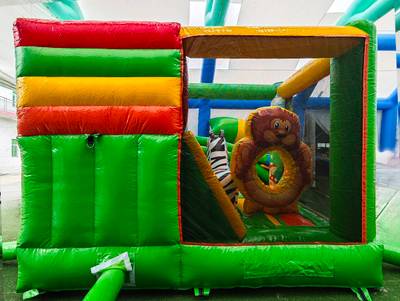 Коммерческий надувной батут «Мини джунгли» с горкой, 4*3,5*2,6 м.