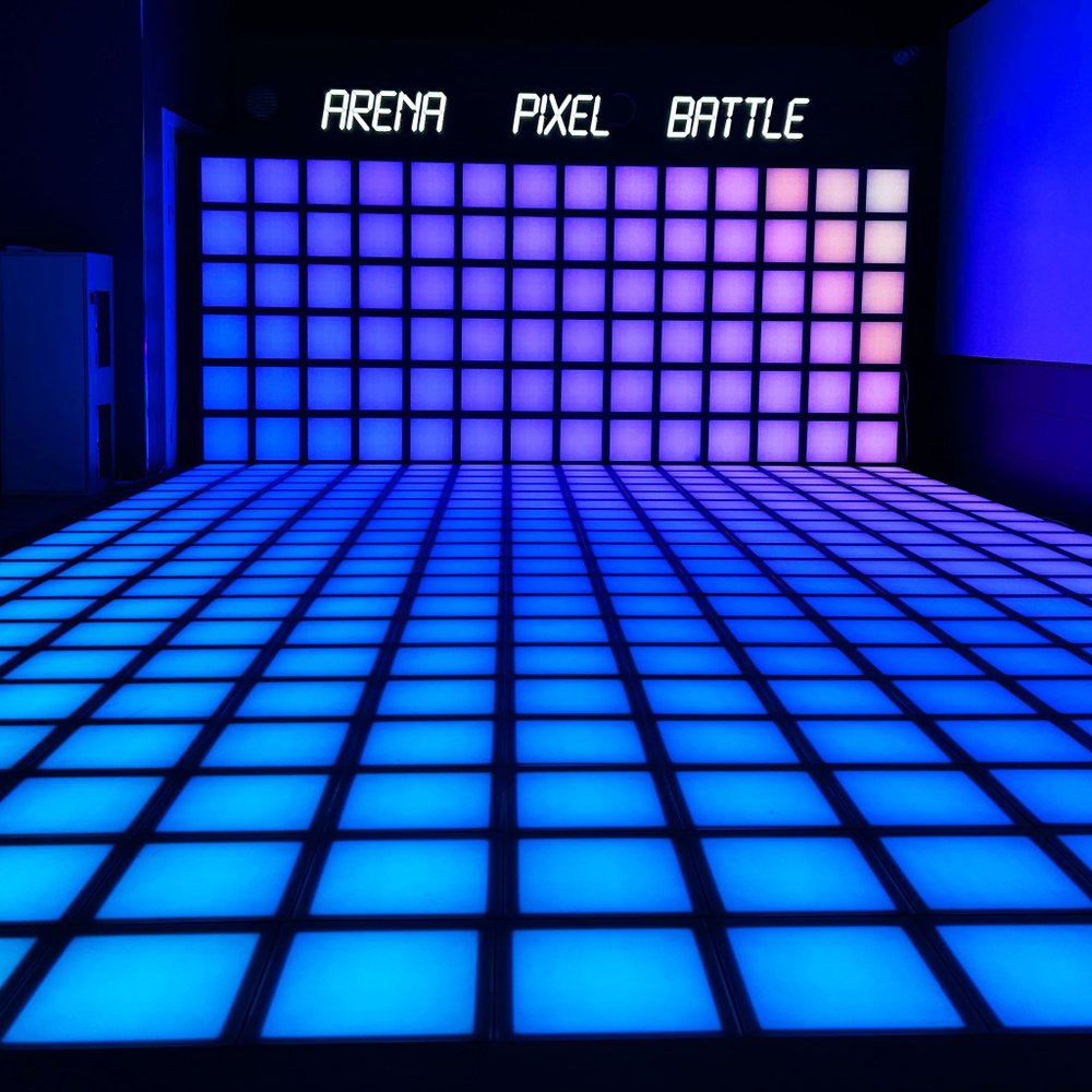 Интерактивный светодиодный пол «Арена Pixel battle»