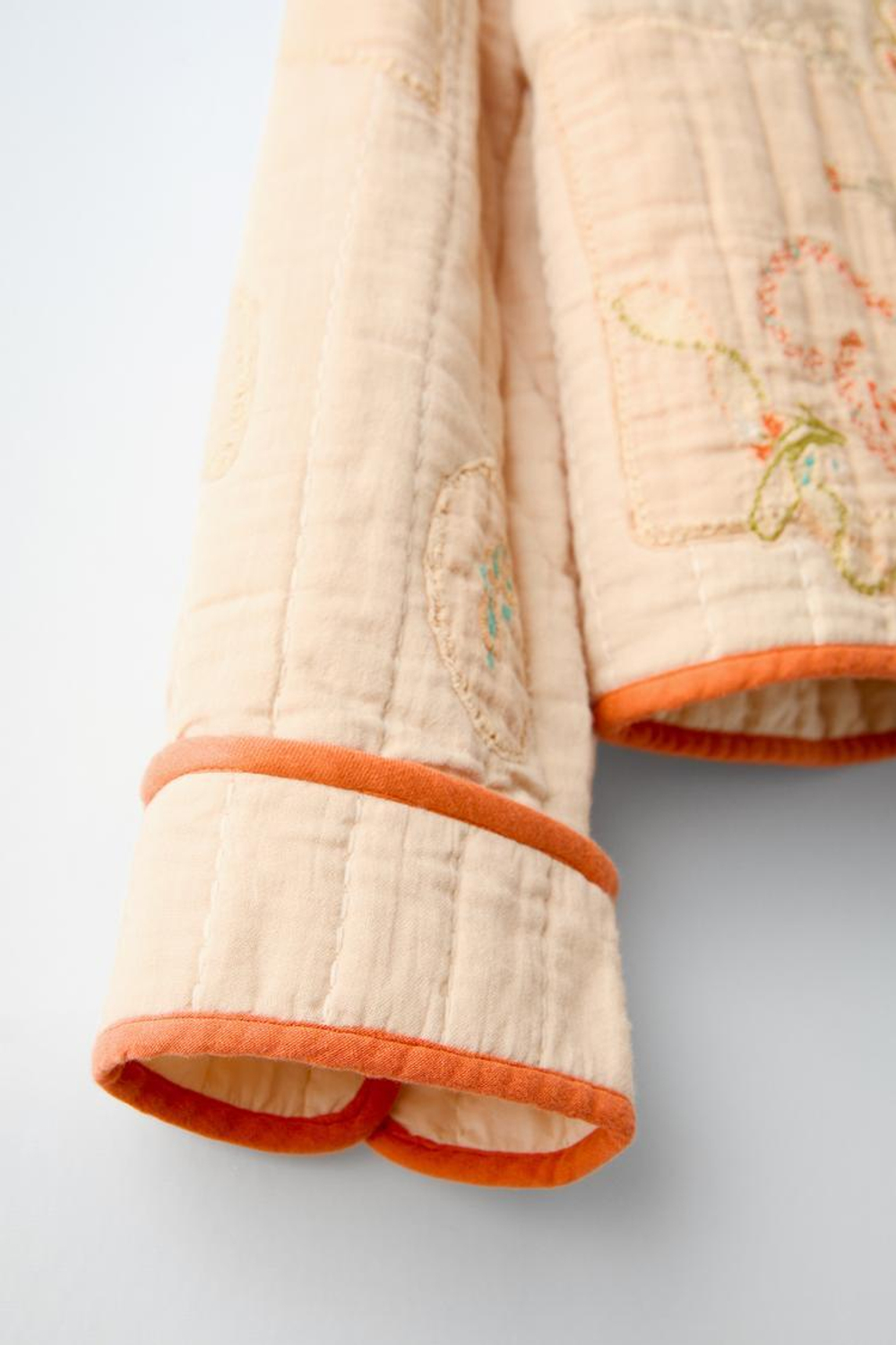 ZARA КУРТКА В СТИЛЕ ПЭЧВОРК С ВЫШИВКОЙ, МЯГКИЙ ОРАНЖЕВЫЙ